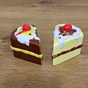Salt And Pepper Shakers Cake Slices Ice Cream Ceramic Novelty Kitchen Dining